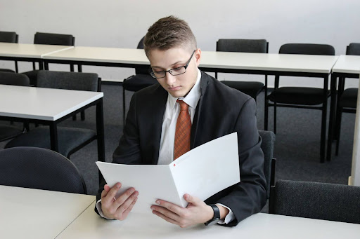 A Guide on Navigating the Transition from College to Career