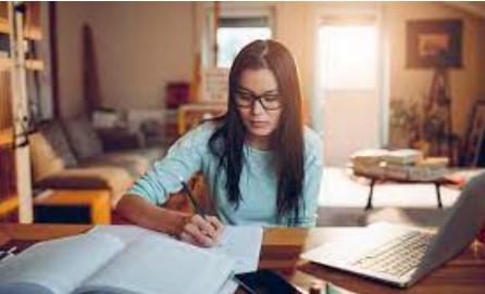 What Makes Reliable Writing Services for Dissertation Stand Out from the Rest?