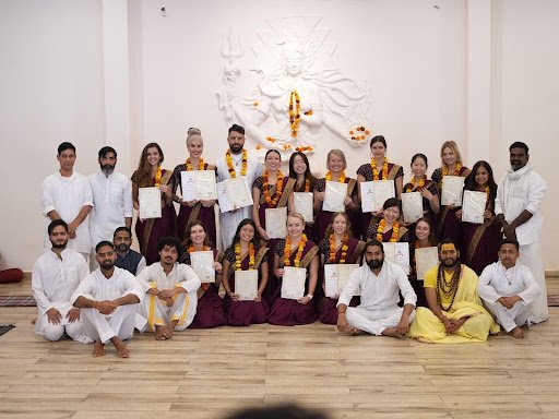 200 vs 300 Hour Yoga Teacher Training in Rishikesh: Which Course is Best for You?