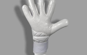Why Negative Cut Goalkeeper Gloves Are a Top Choice for Modern Goalkeepers